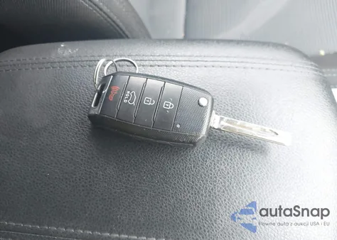 2016 Kia Sportage Lx z USA, uszkodzony, nr VIN KNDPBCAC8G7862273